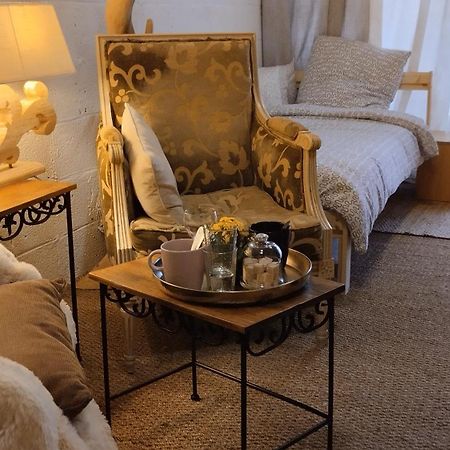 Le Laboratoire Shabby Chic De La Parfumerie Du Manoir Chavagne Exterior foto