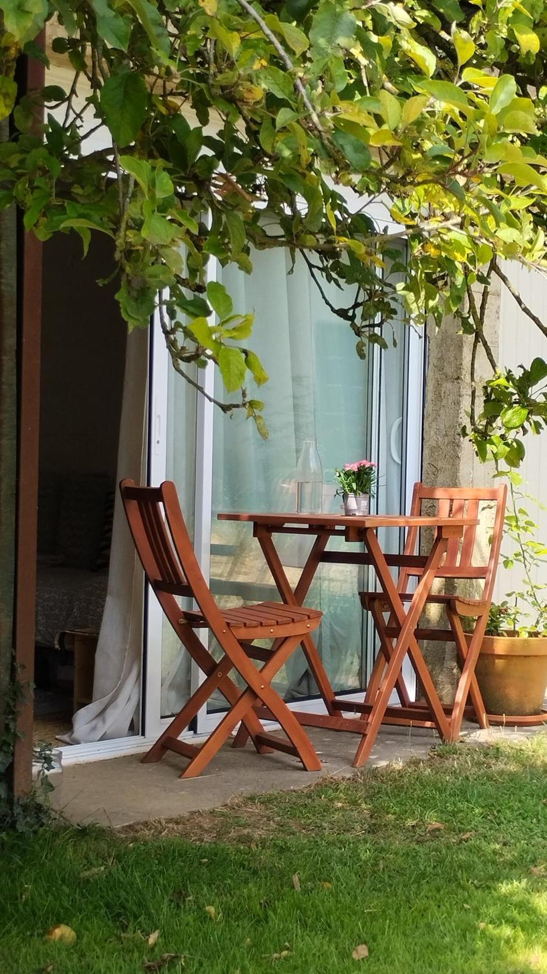 Le Laboratoire Shabby Chic De La Parfumerie Du Manoir Chavagne Exterior foto