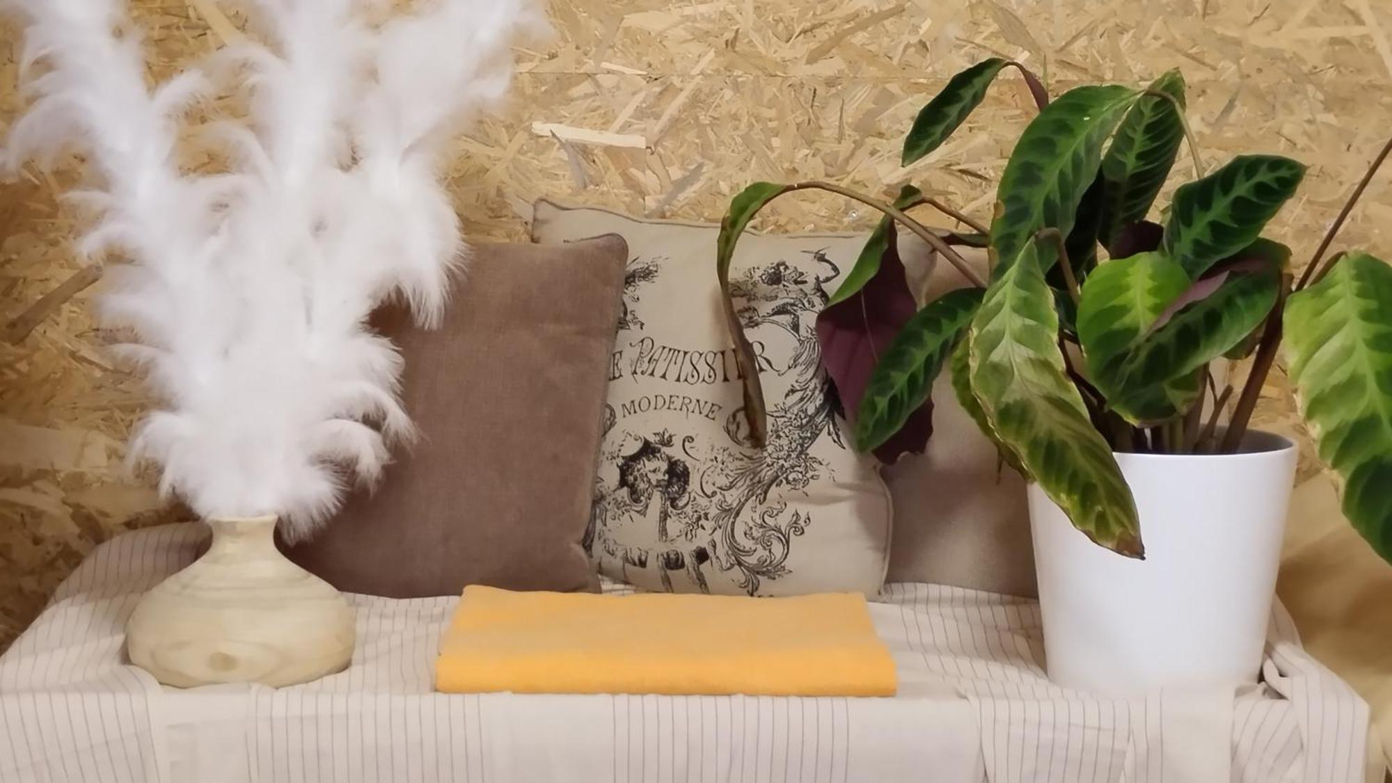 Le Laboratoire Shabby Chic De La Parfumerie Du Manoir Chavagne Exterior foto